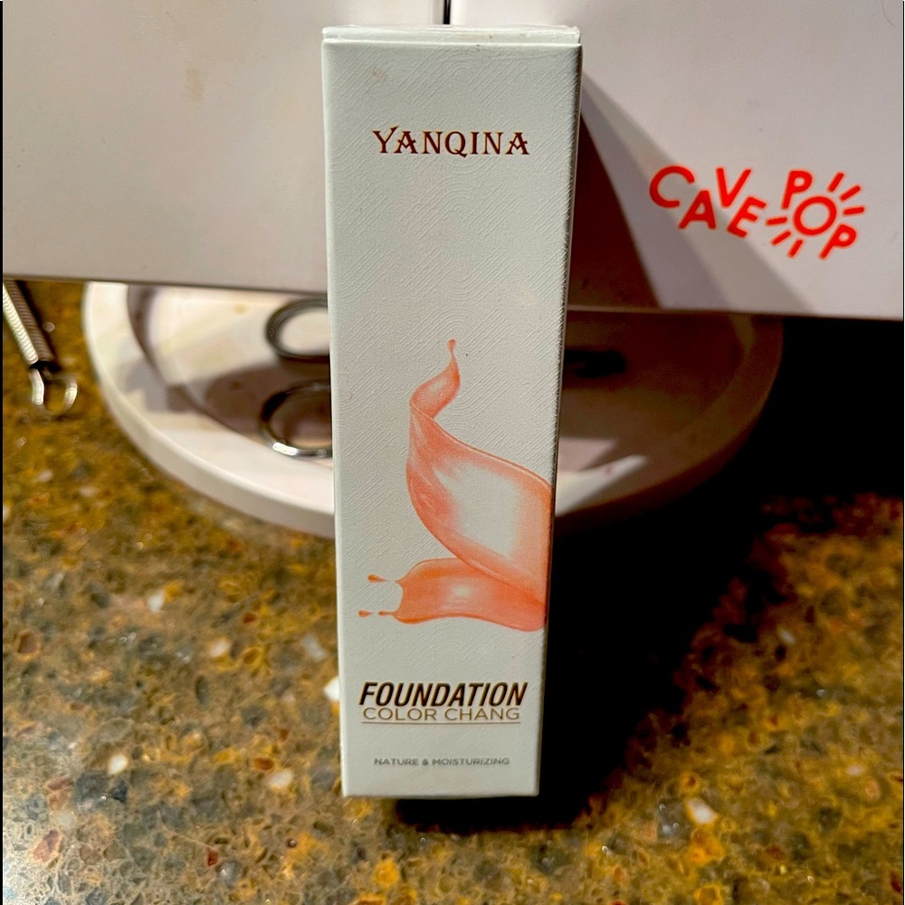 YANQINA Face Color- Changing Liquid Foundation